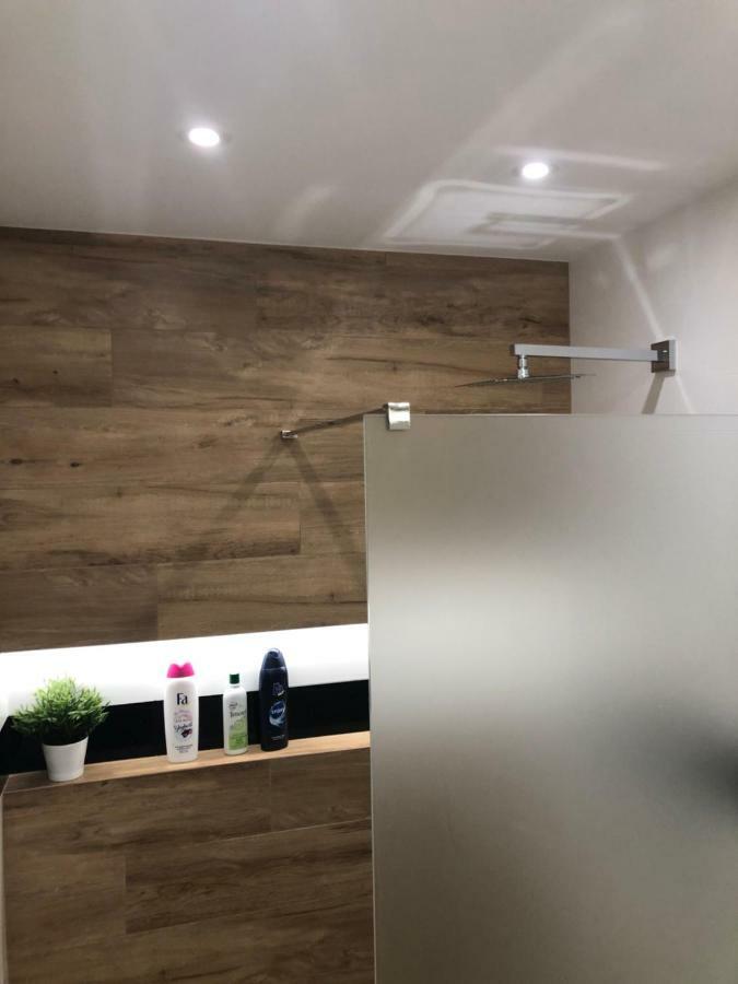 Klimatyzowany Apartament Roma Z Garazem Podziemnym كيلتشي المظهر الخارجي الصورة